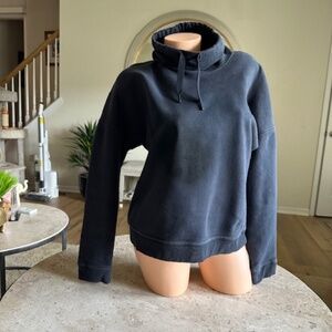 Under Armour women's MEDIUM gray hoodie